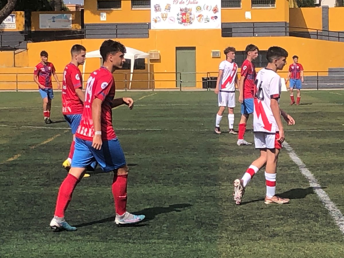 El XIV Torneo Gregorio Manzano dejó en Bailén otra muestra del potencial del fútbol base español. <a href="/grmanzano/">Gregorio Manzano</a>, siempre fiel al fútbol del que viene y a sus orígenes bailenenses, estuvo y ofreció a los chavales su apoyo y sus consejos. Felicidades.