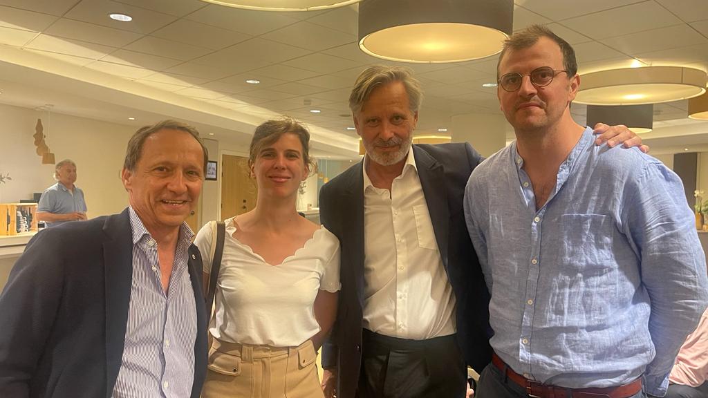 La Fondation a eu le plaisir de participer à la réunion du <a href="/LionsFRANCE/">Lions Clubs France 🦁🇫🇷</a> de Rueil-Malmaison et de présenter  le projet de mobilité à l'étranger du Dr Matthieu Glorion, chirurgien thoracique,et la rénovation et l'aménagement de salles de repos pour le personnel soignant de Foch.