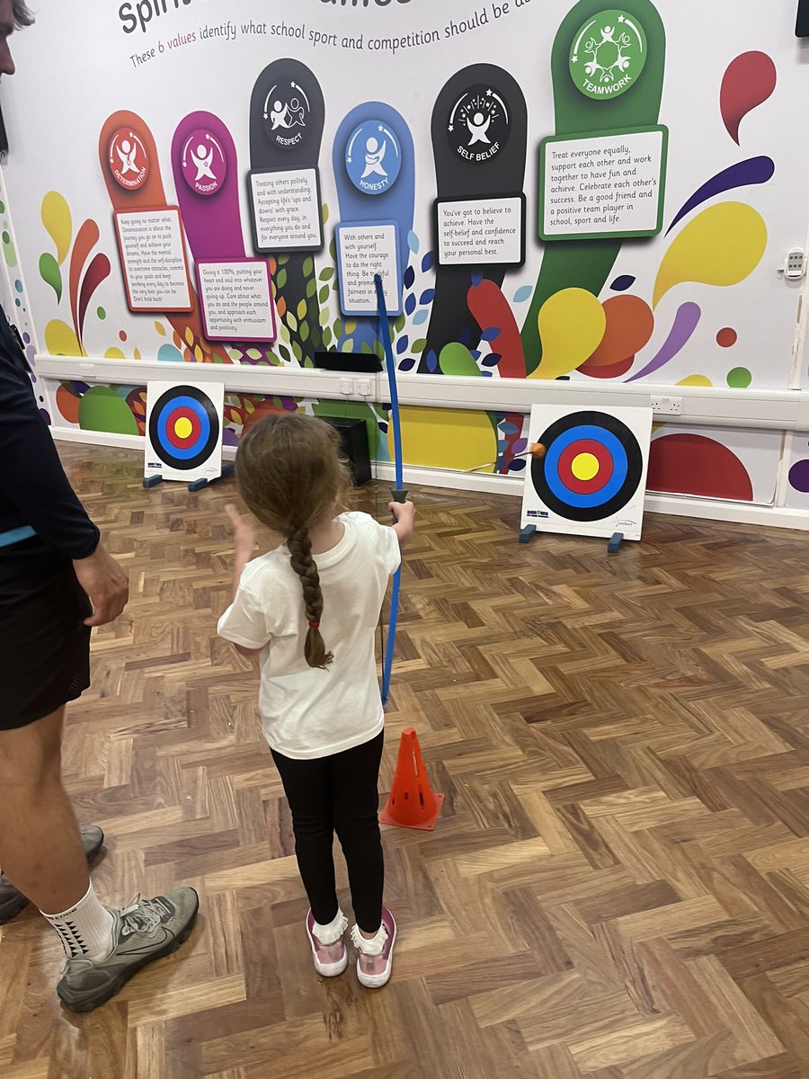 ArliesSport's tweet image. Day 2 has got off to a very wet start but nothing is going to stop the juniors getting up the climbing wall! @Oneadventure1 Year 1 are the first to experience our Archery sessions this morning @active_tameside