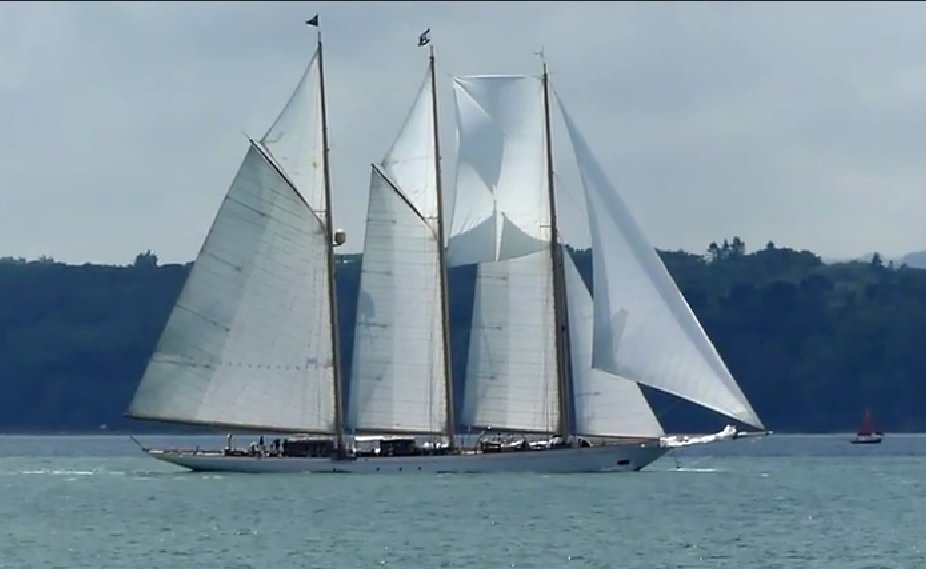 ColinMBaxter's tweet photo. It was great to see the #CLASSICYACHTS in the #Solent again yesterday #Atlantic #Adix #Mariquita #MoonbeamIV #TheLadyAnne #Moonbeamoffife #Cowes #richardmillecup #yachting @AWenham1 @gosport_nci @NciThe @heatherewing01 @NatHistShips @STSDefence @PhilipKAllan @bald_historian https://t.co/aAB4uwysrm
