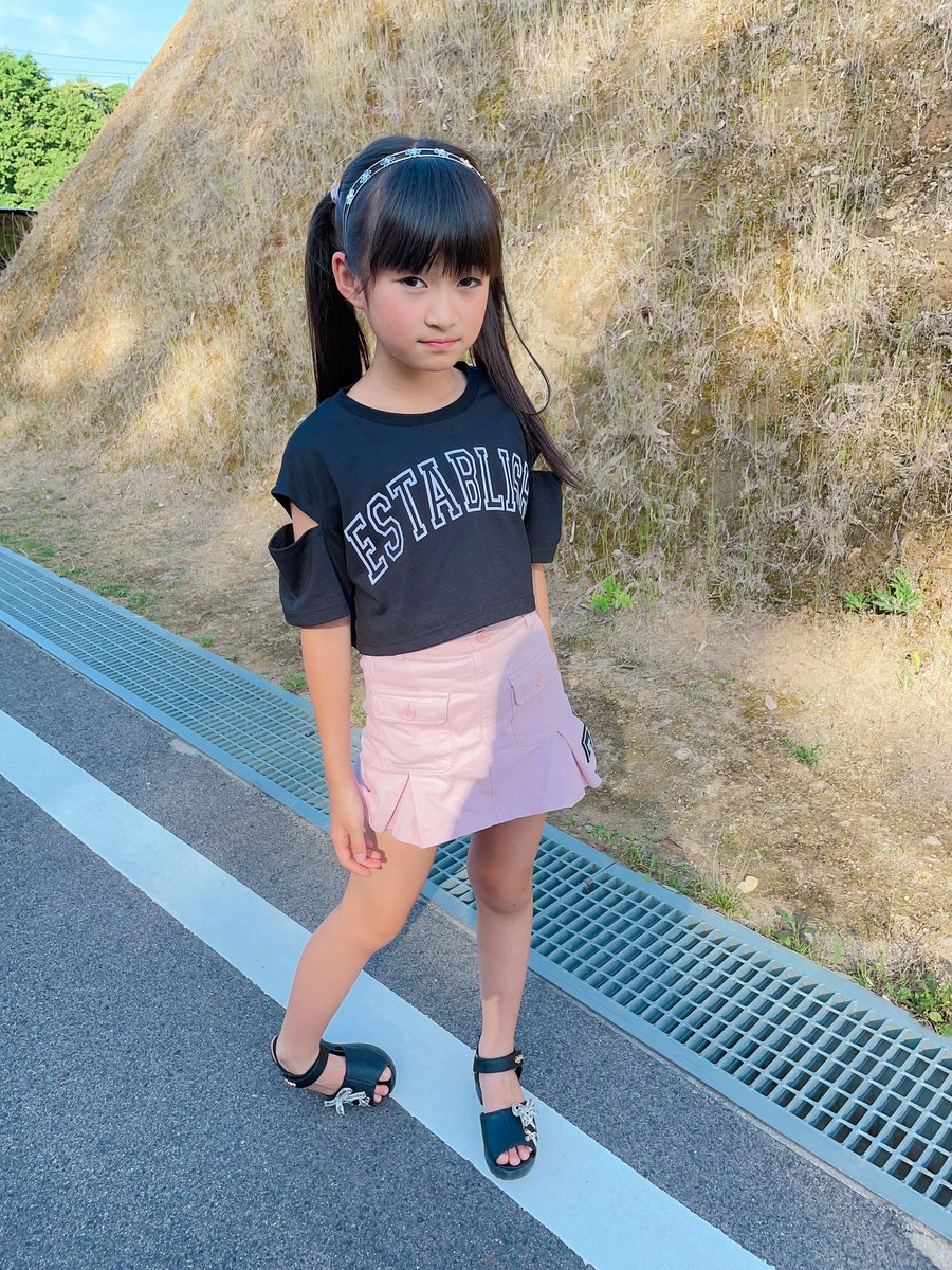 日直がんばったよ💠
今日はこんなお洋服で🎶

#ホワイトラビッツ
#れいぴょん