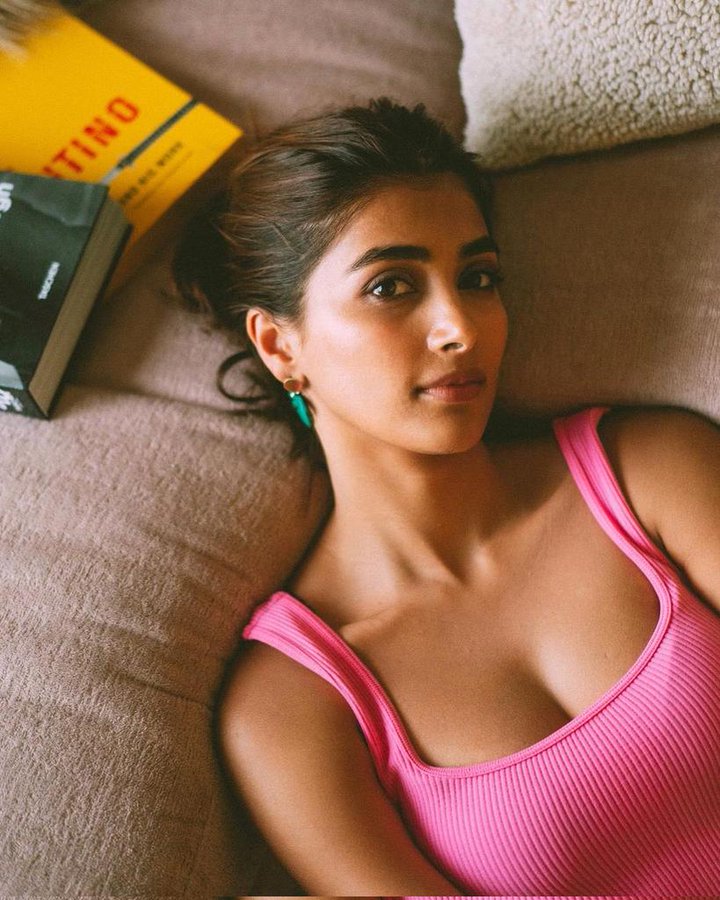 FzD_VcwWIAADnpR?format=jpg&name=900x900