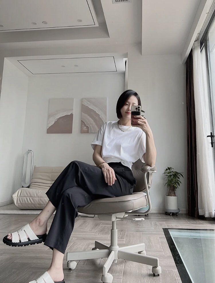Shee0808's tweet photo. Hor~天气很晒哇 
把烦心事丢掉 腾出地方装鲜花🌸
🥰🥰🥰 https://t.co/z6Vx8VFm0F