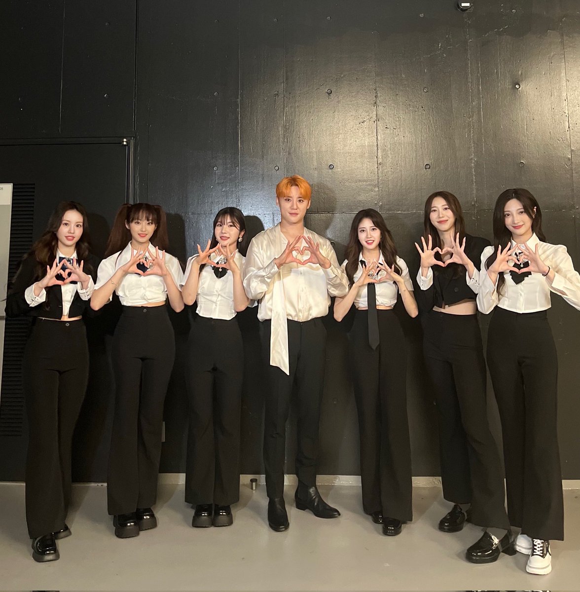 📸

✨DREAM CONCERT in JAPAN✨

드림콘서트에서 #준수 선배님과 함께 🫶
선배님처럼 멋진 무대를 꾸밀 수 있는 아일리원이 되겠습니다 지켜봐주세요!😍

#ILY1 #아일리원 #김준수 #JUNSU #DREAMCONCERTJAPAN2023