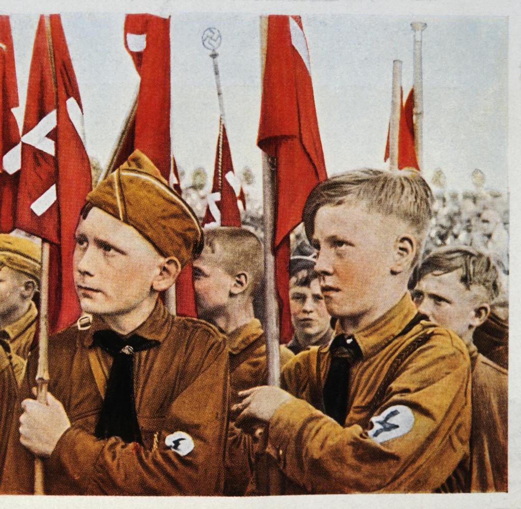 PhoebusRing's tweet photo. @realEmperorPooh Remind me of Deutsches Jungvolk https://t.co/1ybHXFsCW5