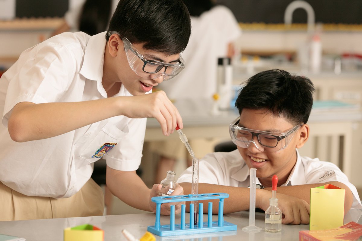 NAEducation's tweet photo. A Closer Look: @BVISHCMC 🔎
A beautifully designed bilingual school in the heart of Ho Chi Minh City, which has just been named in the Top 10 shortlist for the @BestSchoolPrize for Innovation.
#OutstandingLearningEnvironments #NordAngliaEducation https://t.co/kFKYGdpdVh