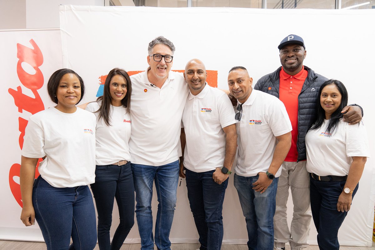 ecr9495's tweet photo. Thank you @batashoes for your generous donation of 300 pair of shoes towards our "Keep A Child Warm" this winter campaign.
#BigFavour #ECRKeepAChildWarm https://t.co/sez7LD1cBS