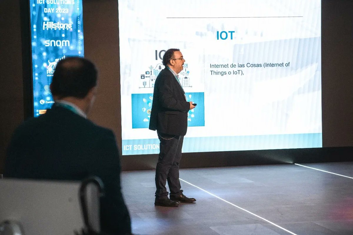 eduardoperis's tweet image. 🗣️ Os dejo fotos de mi participación en "ICT Solutions Day" organizado por #WifiDom y que tuvo lugar en #Madrid.

Primero intervine como Ponente hablando de "Tendencias Tecnológicas" y posteriormente participé en una mesa redonda de expertos.

#ictsolutionday
