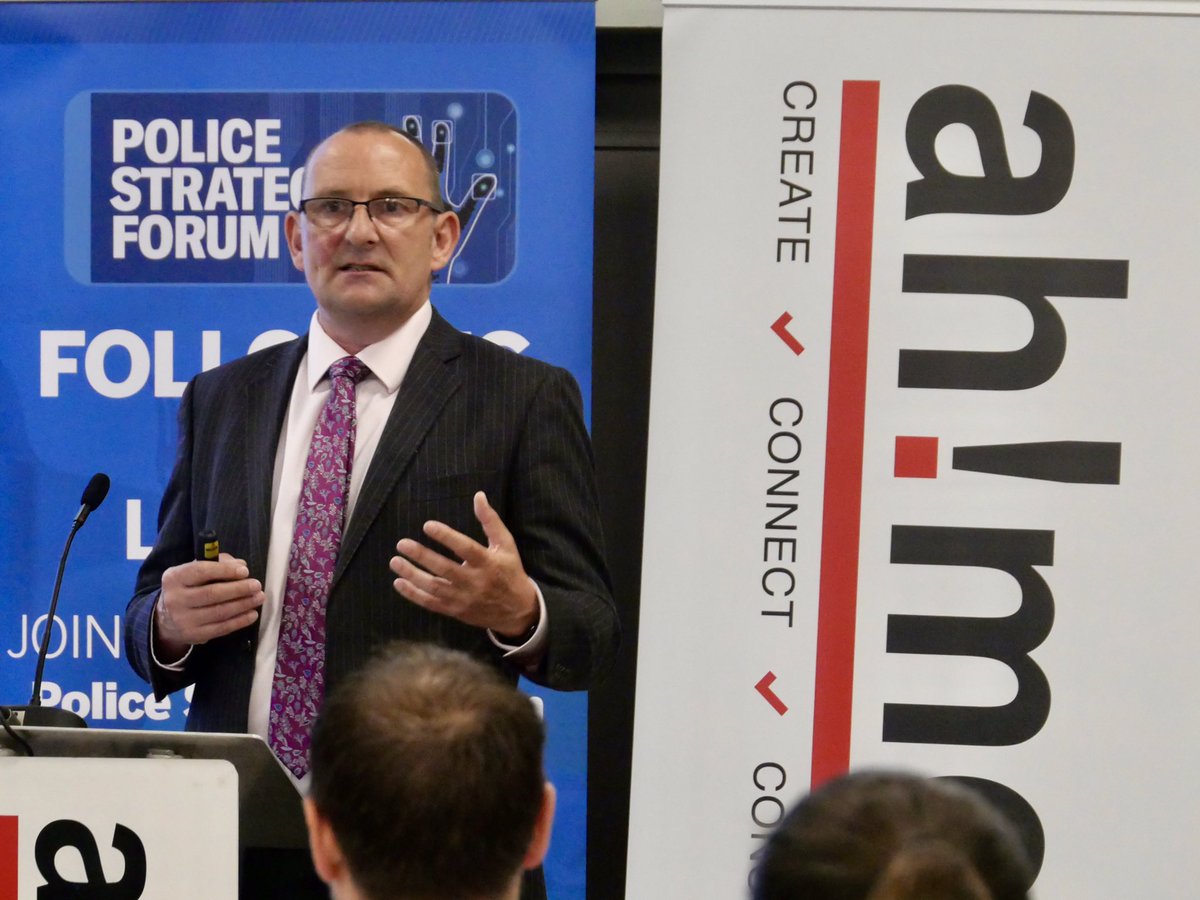 Police Strategy Forum (@policestrategy) on Twitter photo John Faux, Director of ICT for <a href="/HantsPolice/">Hampshire Police</a> and @ThamesVPolice shares how experience level agreements put the customer at the center of service performance by measuring the quality of interaction users have with your service instead of focusing on the performance of technology. John Faux, Director of ICT for <a href="/HantsPolice/">Hampshire Police</a> and @ThamesVPolice shares how experience level agreements put the customer at the center of service performance by measuring the quality of interaction users have with your service instead of focusing on the performance of technology.