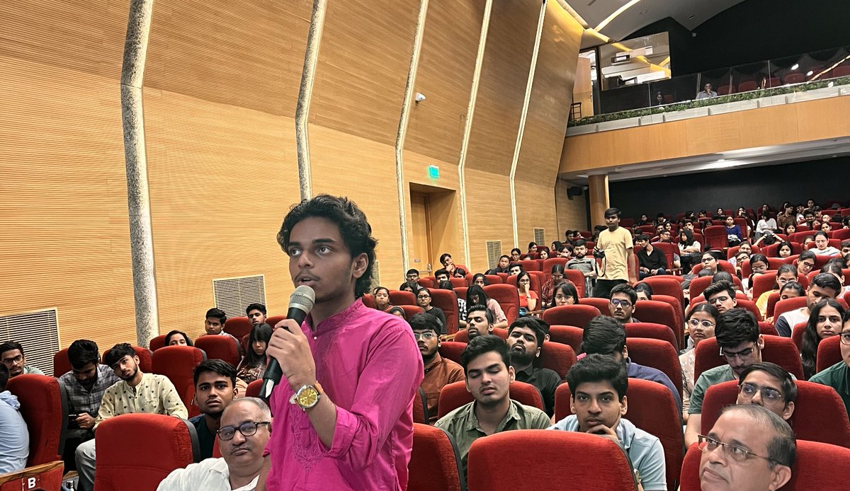 Had a wonderful time today interacting and answering questions from the students of Shri Ram College of Commerce. University of Delhi North Campus. We discussed a wide range of issues related to NEP2020. @SRCCDU