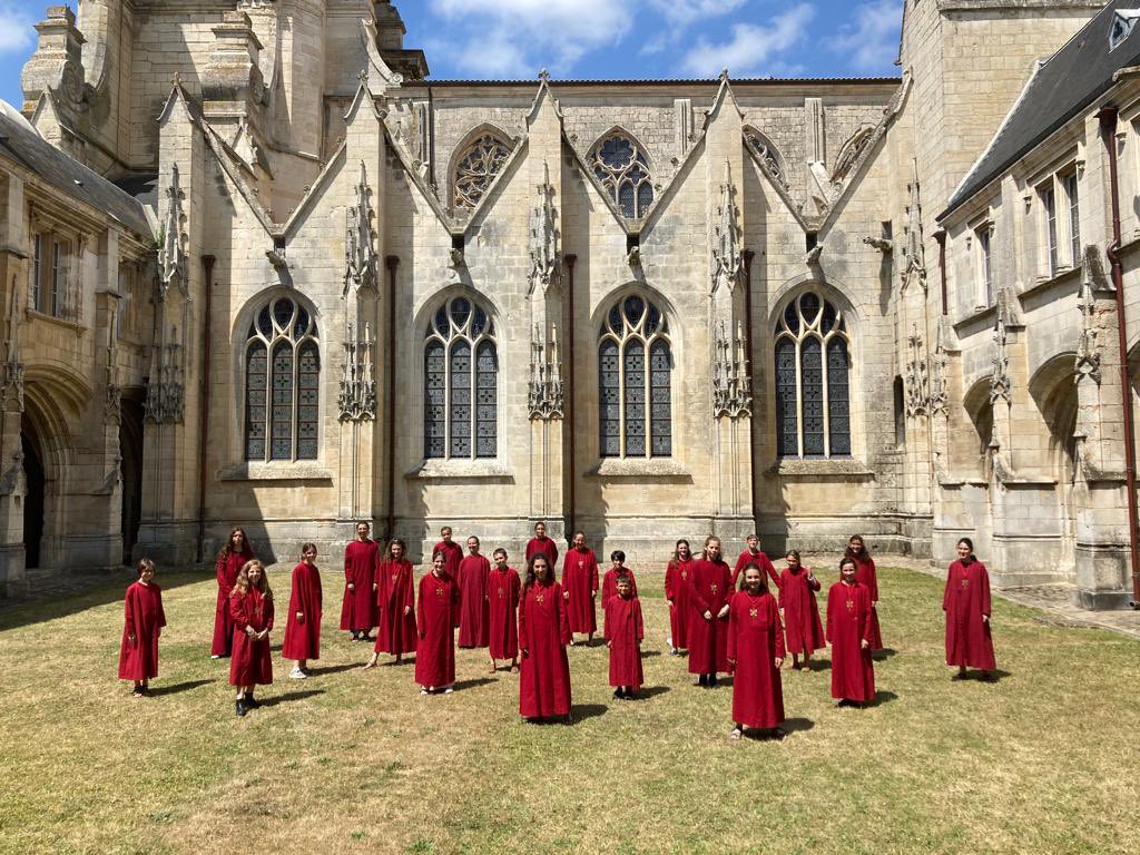 🥳 Fête de la Musique 2023
RV mercredi 21 juin à 19h à l’église Notre Dame de Bon Port avec la Pré-Maîtrise, la Maîtrise de la Cathédrale de Nantes et les chorales des collèges partenaires !!! 
Entrée Libre 😜
#FeteDeLaMusique #chant <a href="/Diocese44/">Diocèse de Nantes</a>