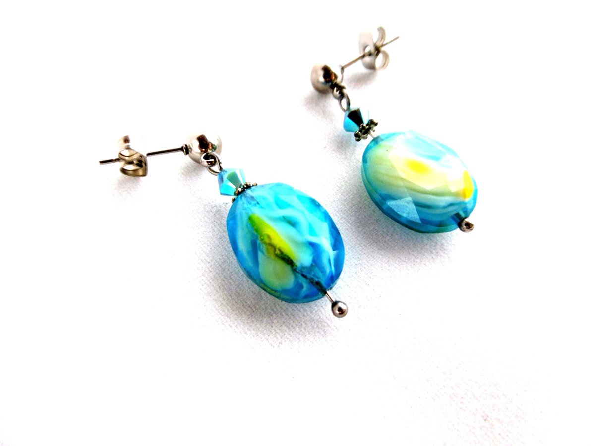 CreaFalip's tweet photo. Bonjour à tous, dans ma #boutiqueetsy : Clous d'oreilles en acier inoxydable avec des perles en verre de bohème et du cristal bleu turquoise irisées fait main, moderne et unique https://t.co/5WtOUgz6o3 #bleu #anniversaires #ovale #argent #non #femmes #a https://t.co/8pLt3erOy2