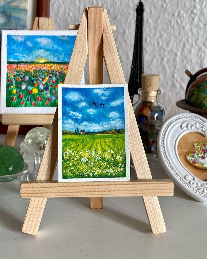 lesleywatersart's tweet photo. Painting miniature landscapes for me is a bit challenging, but I’m loving it overall!! #letspaintminis

rural landscape
Painting size - 5*3.5cm

Materials used:
🗒 #hahnemühle 265gsm bamboo watercolor paper
🎨 gouache
🖌 #davincibrushes 000 and 10/0 round

#artchallenge #miniart https://t.co/BBVbr9THtx