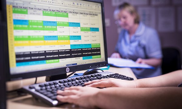Would working shorter shifts and being able to choose your rota improve your working life? Nurses who work longer than eight hours and cannot choose their shifts are at a higher risk of burnout, a study has found. rcni.com/nursing-standa…