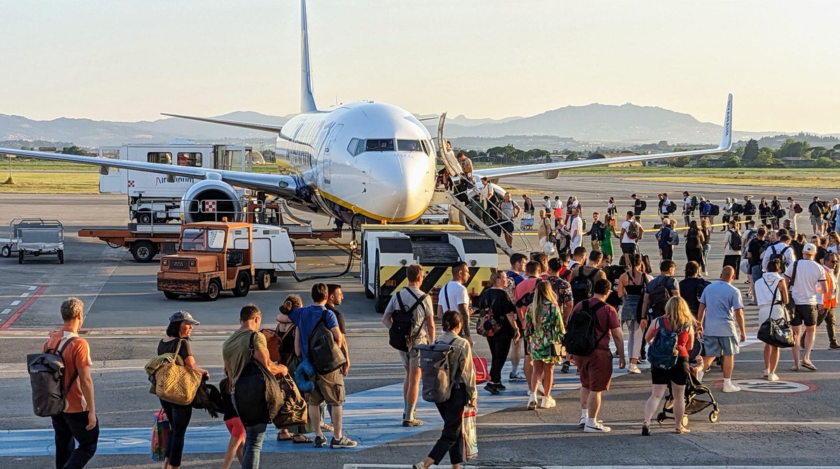 Rimini Airport to London Stansted still going strong. Four times a week!
#Ryanair #RiminiAirport