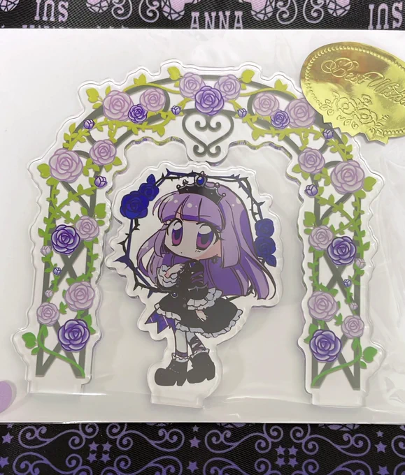 見て見てーっ!!!! オレンジ工房さん( )さんのフェアで作ったいばらの女王アクスタ イメージ通りじゃないですかっ?!