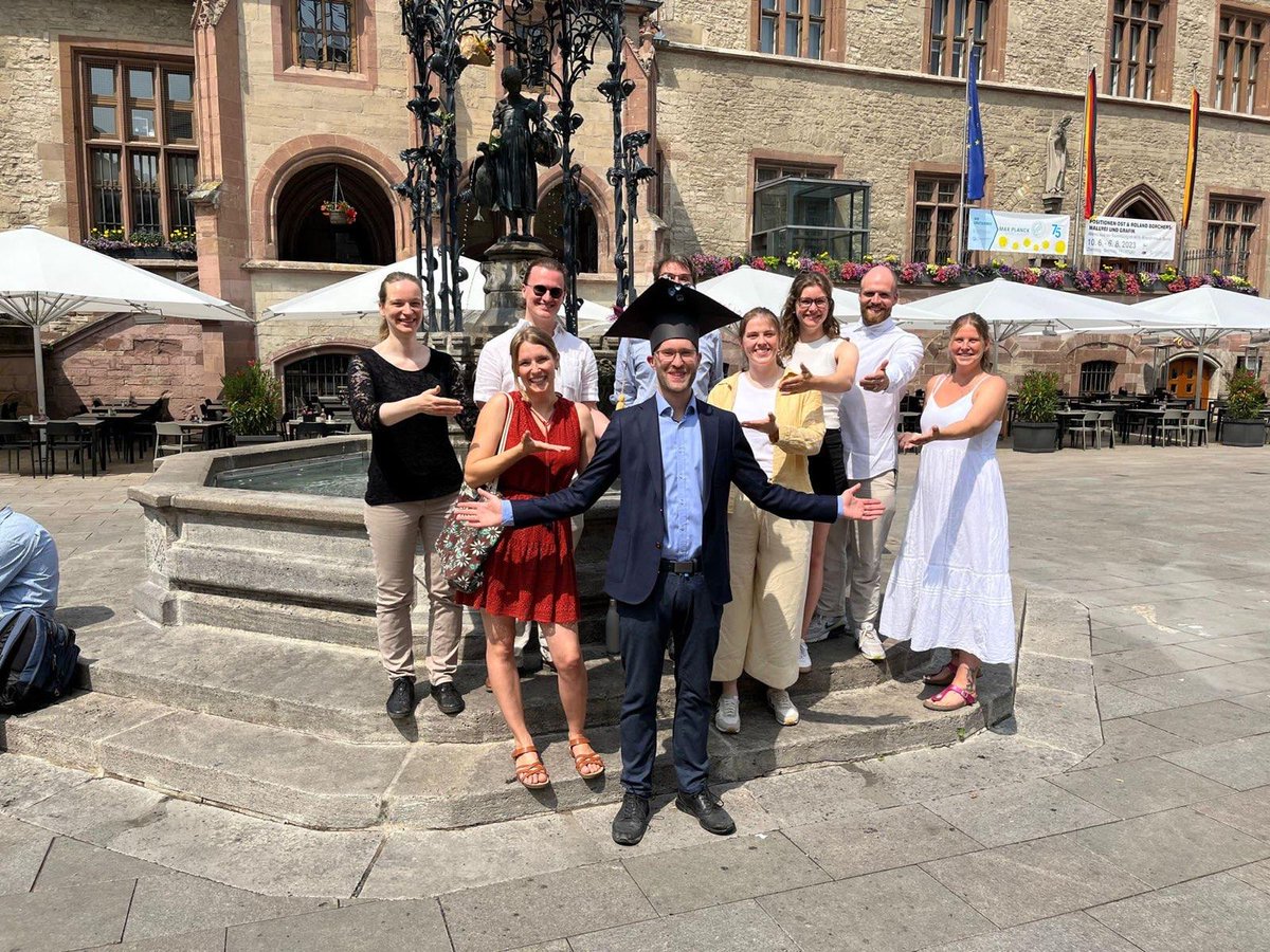 ipol_goettingen's tweet photo. @JanEricBartels hat gestern erfolgreich seine Dissertation verteidigt. Wir gratulieren ganz herzlich! https://t.co/USNWkborTM