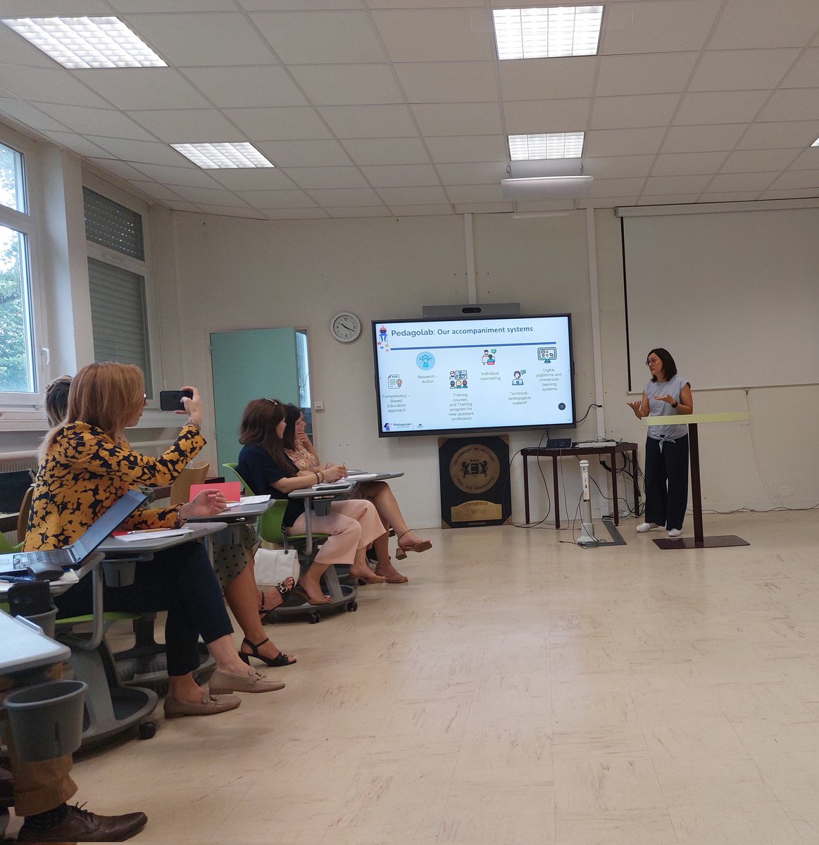 Nous accueillons ce matin des collègues de l'université de Tijana pour leur présenter le service du Pédagolab. Échanges autour des différentes pratiques. 
<a href="/UnivPoitiers/">Université de Poitiers</a> <a href="/elans_UP/">ELANS</a>