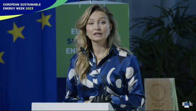 We kicked off #EUSEW2023 and we couldn't be more excited! 🚀 Today is packed with incredible sessions, EYED & networking opportunities. interactive.eusew.eu/eusew-2023/liv…… To open the floor, we welcome @KadriSimson @BuschEbba @olgasauletech