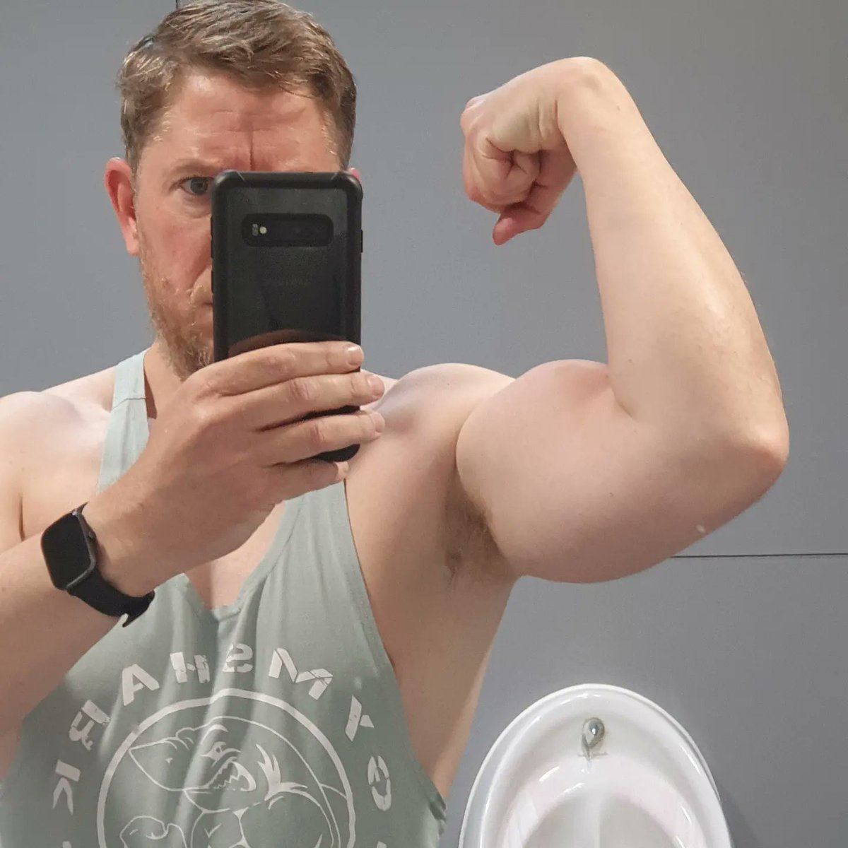 GavinWi79234383's tweet photo. Feeling w-i-d-e after that #workout ! #thepump is epic πͺπͺπͺ #bodybuilding #muscles #pumped #biceps #lats #growingwings #getwide #gethuge #sizematters #TeamVikingMuscle #teamletsgethuge #bettergymsidcup https://t.co/6bK8wBX7R5
