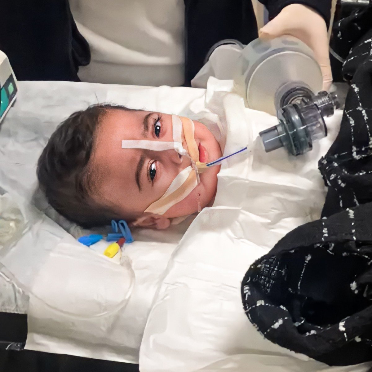 KAMPANYAMIZ DURMA NOKTASINA GELDİ!
46 günümüz kalmışken,bu Umutun SON şansıyken biz adım bile atamıyoruz.Yavrum göz göre göre ölüyor nolur duyun sesimizi
#asgariücret Arda Güler #SONDAKİKA Murat Kurum #yks2023 Ekmek 10 Mersin'in Tarsus <a href="/HazalKaya110/">Hazal Kaya</a> <a href="/SerkayTutuncu23/">Serkay Tütüncü</a> <a href="/KaanSekbann/">Kaan Sekban</a>