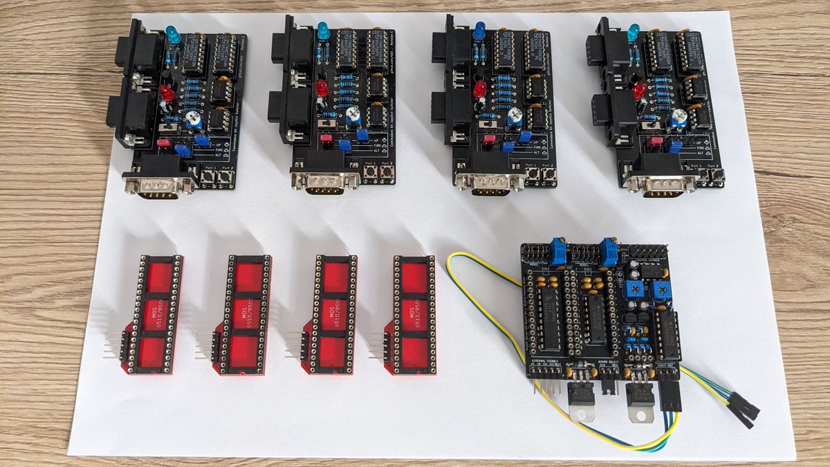 StingerHU's tweet photo. A legújabb kreálmányaim. C64 JoySwitcher és CPU Riser. #C64 #DIY #C64projects #joyswitcher #MOS #CPURiser https://t.co/ABuQm0zJyw