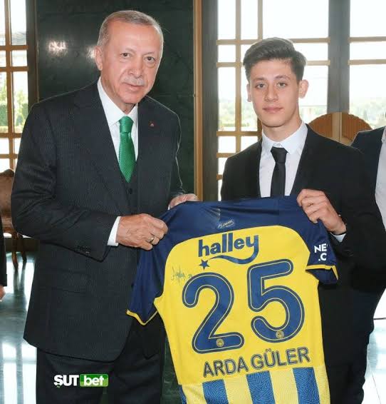 Cumhurbaşkanı Recep Tayyip Erdoğan:"Arda gözlerinden öpüyorum. Gerçekten muhteşem bir goldü"