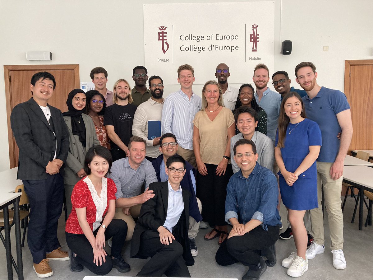 College of Europe tweet media