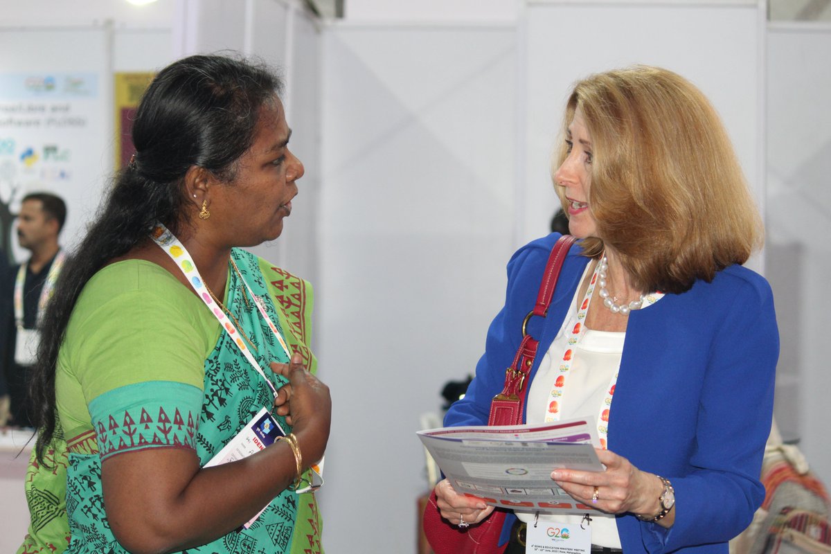 G20edu_Pune's tweet photo. Karen Sandercock, First Assistant Secretary, International Division, Higher Education, Research and International Group, Department of Education Govt, Australia visiting the stall of #NCERT at #G20 Education Exhibition, in #SPPU https://t.co/elte6qj8ce