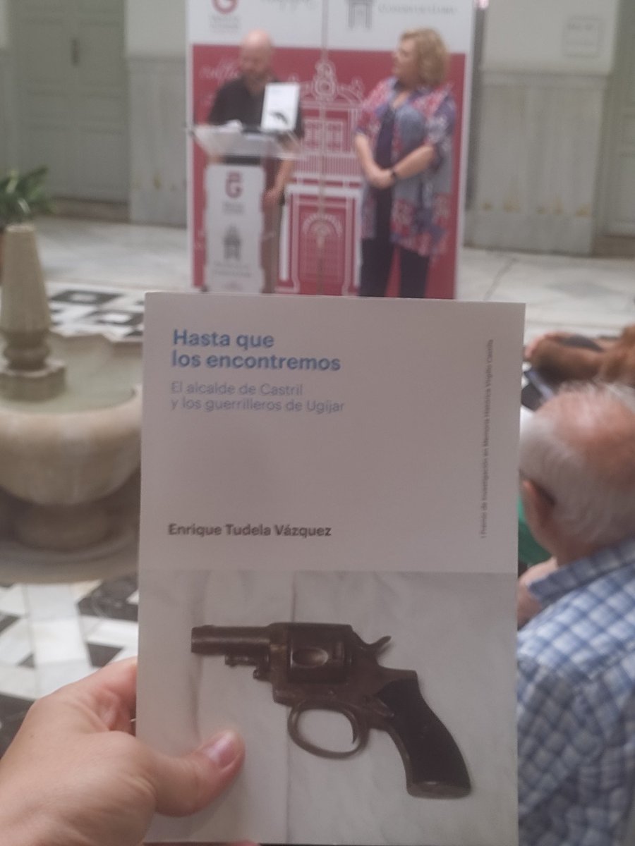 Enrique Tudela recibe el I Premio Virgilio Castilla de la <a href="/dipgra/">Diputación de Granada</a> <a href="/Granada_Cultura/">GranadaCultura</a> por "Hasta que los encontremos" una contribución estremecedora al conocimiento de la represión franquista y la guerrilla en #Granada - para conocer nuestro pasado y armar nuestro presente