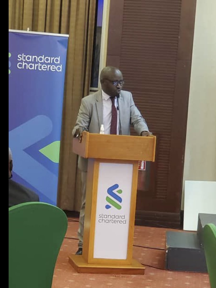 SimonKaggwaNjal's tweet image. Public speaking shouldn’t be a daunting task. You can also wow your audience:
1- Understand your audience genre 
2- Speak to, not at, the audience 
3- Make a compelling intro
4- Rehearse your presentation 
5- Mind your posture 
6- Chat with professional speakers 
#PRthatWorks