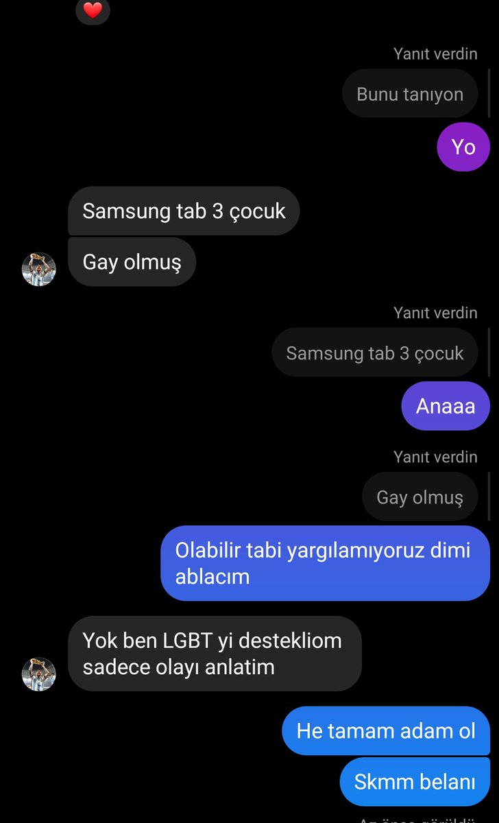 Bi an abimle dura dura ona benzedi sandım ödüm koptu aq