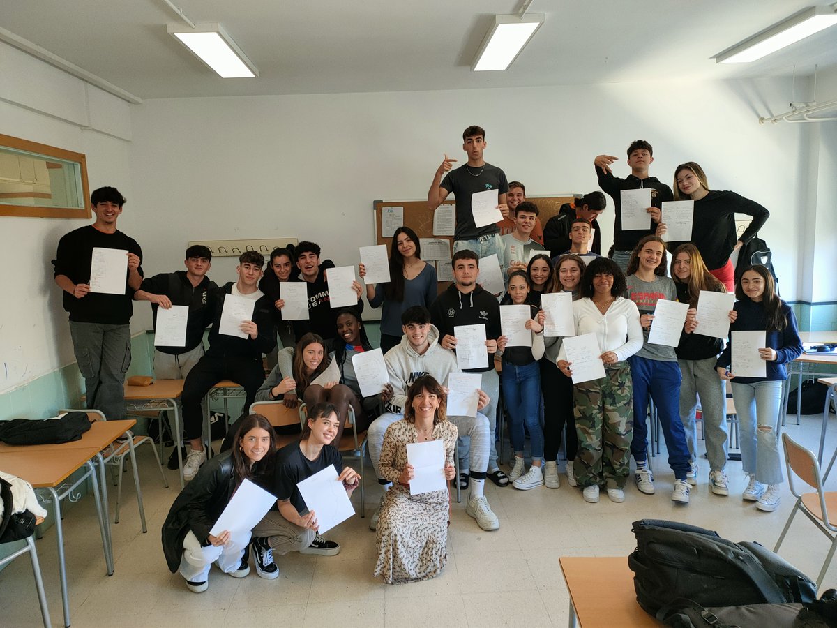 📢Taller «Diseña tu Vida» #DeportistasdeÉlite en IES Font de Sant Lluís #València 

⭐️Autoconocimiento (habilidades y puntos débiles), comunicación y cohesión grupal, empatía, resolución de conflictos y toma de decisiones.

➡️tutoriasenred.com/taller-disena-…

<a href="/FadJuventud/">Fad</a> @PMDadiccionVLC