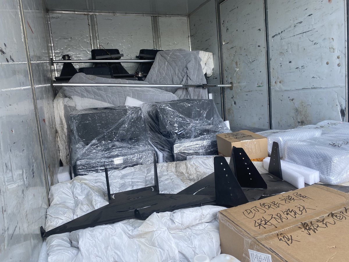 Wuxiaozu_CHINA's tweet image. The customer ordered three BARCO DP2K10S,Two 20clp laser projectors and one CHRISTIE CP2230 are packaged and shipped. The trust of our customers comes from the quality and service of our products.
#BARCOprojector #ChristieProjector #NECprojector