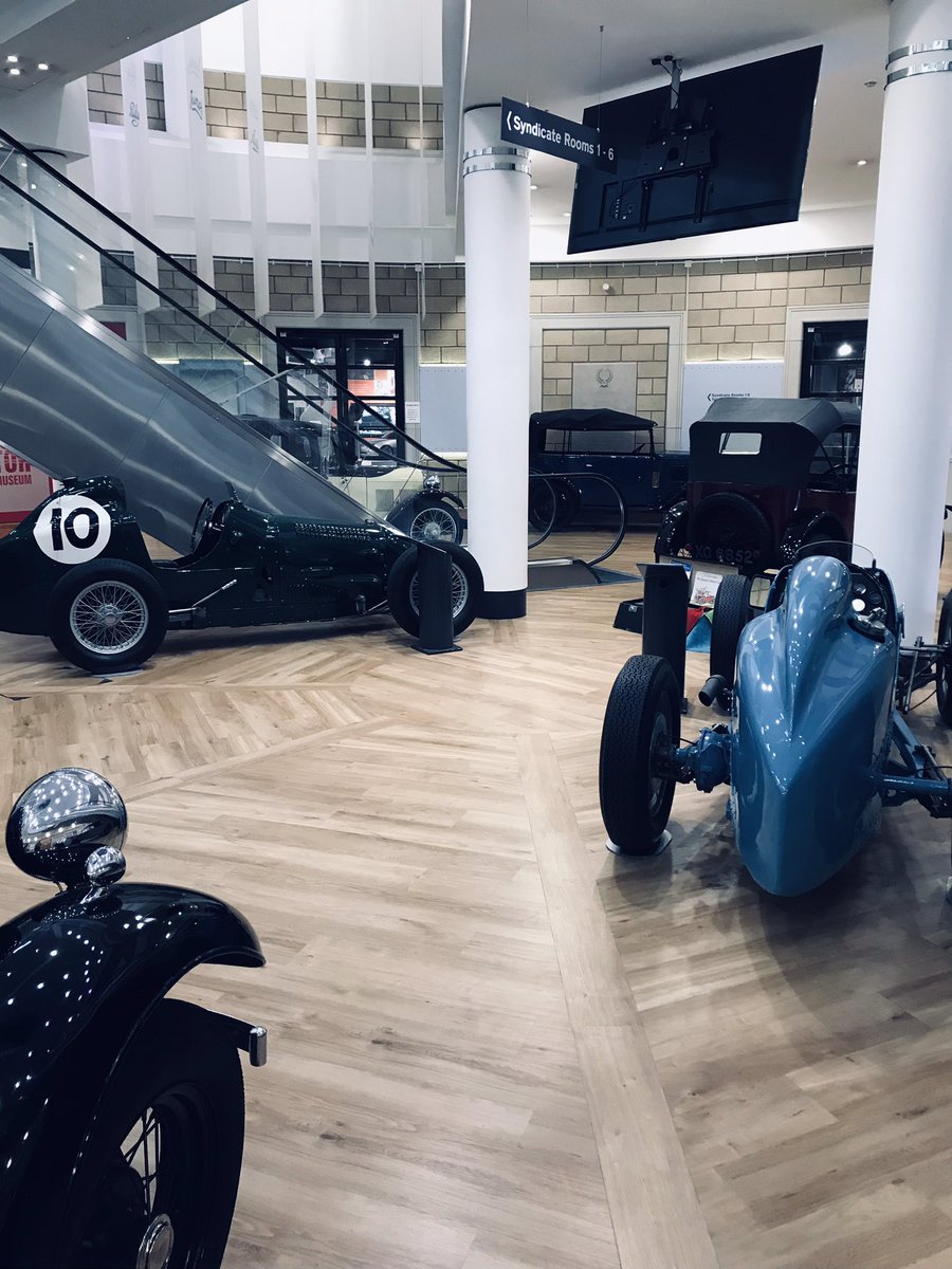 MissPearson22's tweet photo. 6L and 6W safely arrived at the Motor Museum! https://t.co/6DL59P55Kl