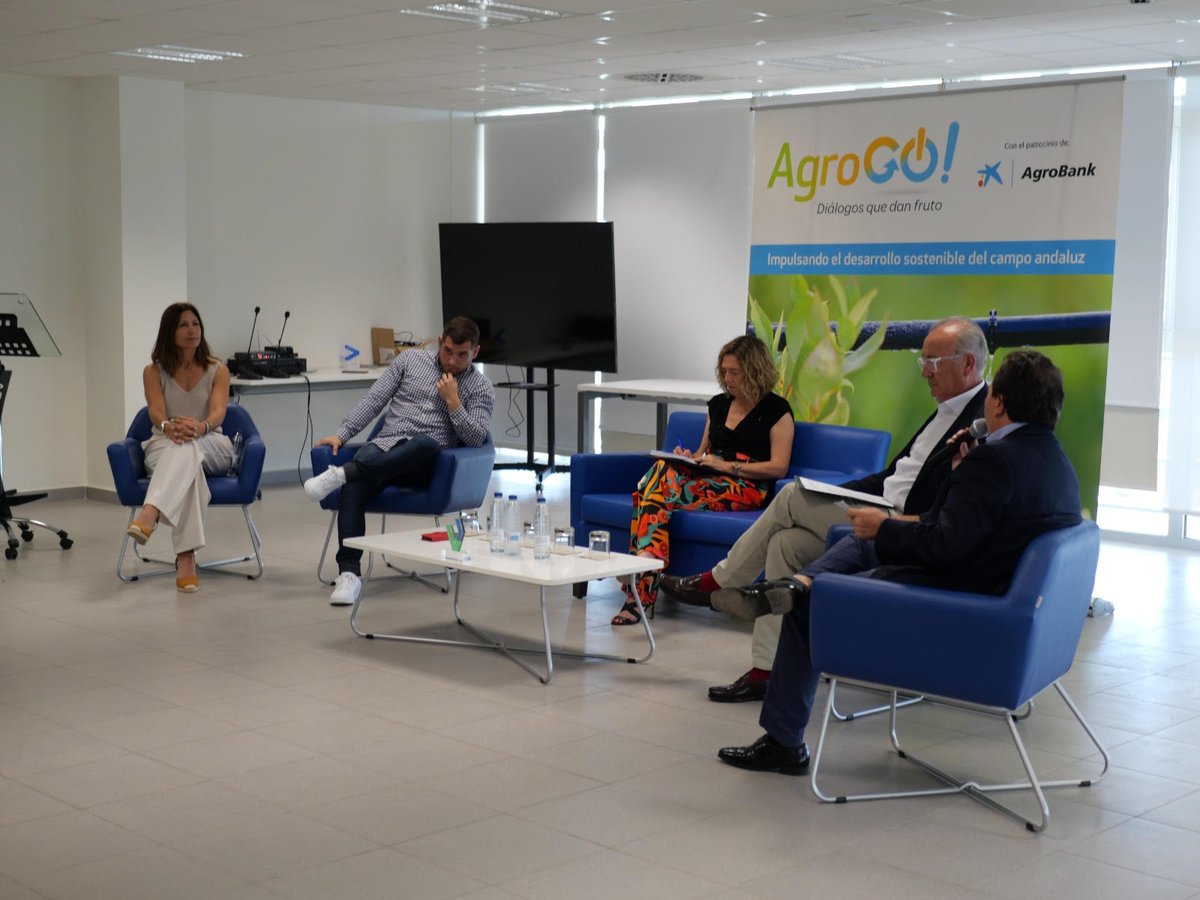 Hoy ha tenido lugar el 3r #AgroGo en Almería "Aguas regeneradas, desaladas y economía circular y eficiencia energética".

Con la inauguración de la jornada del presidente de <a href="/CTTecnova/">CT Tecnova</a>, José Luis Estrella y el delegado territorial de Agricultura, Pesca, Agua y Desarrollo Rural de