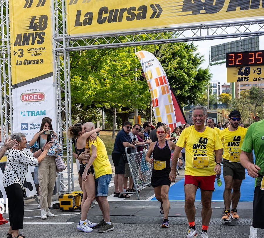 soniapoll's tweet photo. I sí @lluipujol ho hem fet💪! Hem creuat la meta junts! @tv3cat i @CatalunyaRadio 🏆🏆 T'estimo d'una manera brutal❤️ Imparables! https://t.co/kF0fL5vsJE