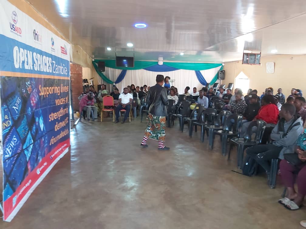 Panos_PSAf's tweet photo. This week, with @misazambia1 we're in Kabwe, where we are this morning conducting a Townhall Meeting on #AccessToInformation. This is part of the @USAIDZambia funded #OpenSpacesZambia efforts to strengthen citizens demand for the right to #FreedomOfExpression #ATI @InternewsZM https://t.co/VeDmgoUu6H