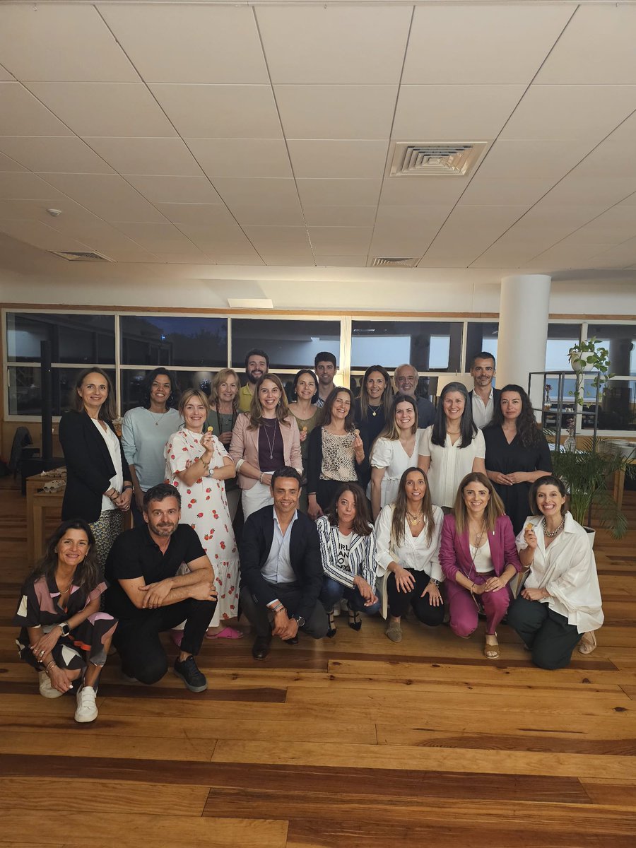 Terminou ontem mais uma edição do Programa Executivo Gestão Sustentável, programa promovido pela #PortoBusinessSchool em parceria connosco.
Caminhamos juntos por um futuro com uma gestão mais #sustentável.