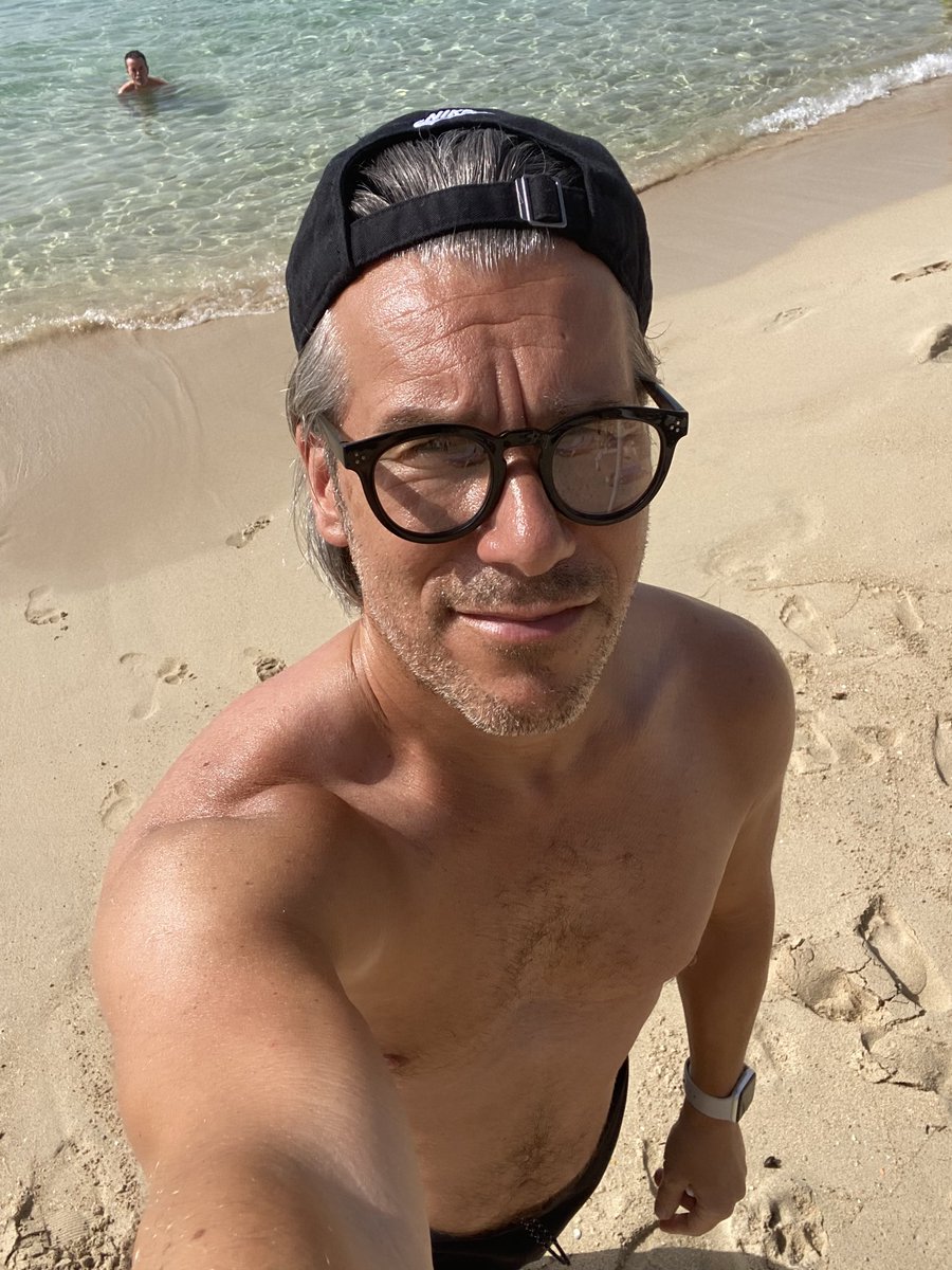 tbwUltraPowers's tweet photo. 𝗚𝗼𝗼𝗱 𝗠𝗼𝗿𝗻𝗶𝗻𝗴 from Roxy Beach !! 

#roxybeach #portals 
#mallorca #spain #baywatch https://t.co/r9W1SkxiYH