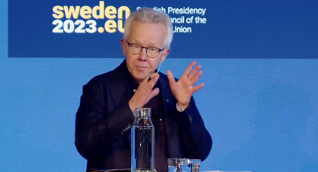 EuroBioImaging's tweet photo. How to manage big data &amp; make it lucrative for use by industry? #Researchinfrastructures can help, says John Eriksson, DG #EuroBioImaging at #infraopendata in Lund 🇸🇪. We must foster training, skill management, education, research &amp; collaboration with #RIs, academia &amp; industry. https://t.co/K8ko8tCWfY