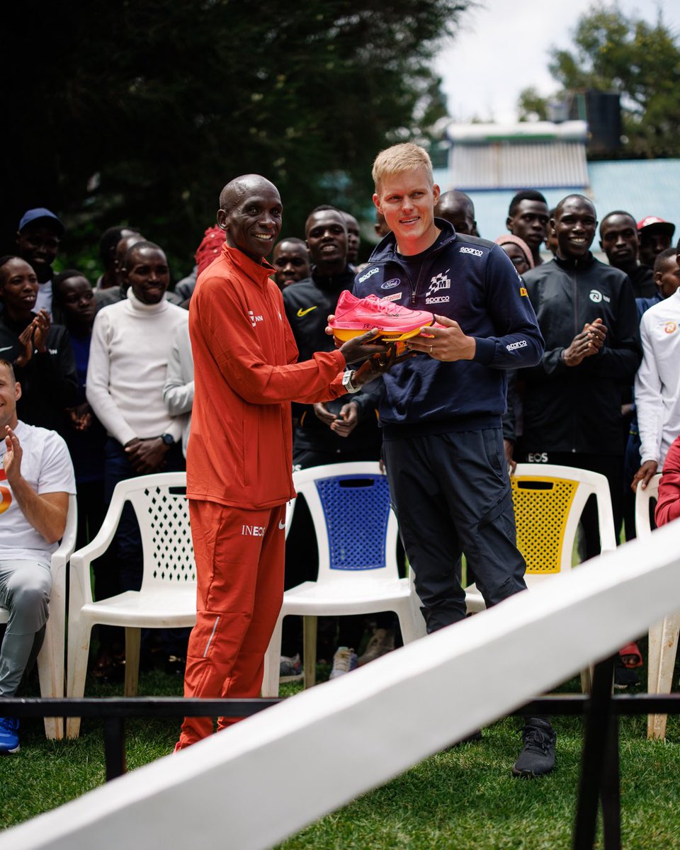 It was an honour to meet rally drivers and their teams in our camp. It's always good to meet other sportsmen from other sectors to exchange knowledge. The training is different but we share the values of trust and teamwork. Good luck to all of them for the Safari Rally!