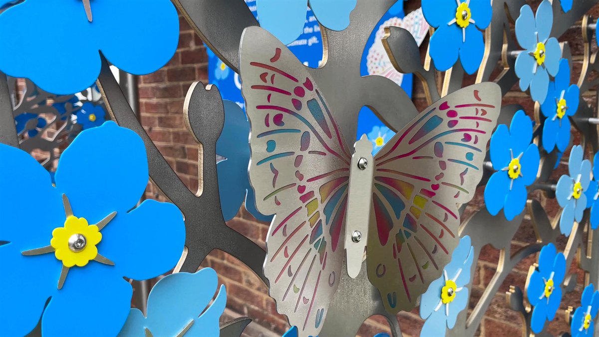 Hospital Art Studio (@artforhospitals) on Twitter photo Our latest artwork 'Forget Me Not' was officially unveiled on Saturday. It was very moving to meet the families of the wonderful donors in Wigan. Thank you <a href="/ajanon/">Ann Joyce</a> <a href="/VikkiLloyd/">Vikki Lloyd</a>
<a href="/northwestodst/">@NorthwestODST</a> <a href="/WWLCCOT/">WWLCriticalCareOutreach</a> <a href="/CriticalCareWWL/">Critical Care WWL 💙</a> <a href="/WWLNHS/">WWL NHS</a> <a href="/NHSOrganDonor/">NHS Organ Donation💗🫀🫁</a> <a href="/DonorFamilyNetw/">DonorFamilyNetwork</a> Our latest artwork 'Forget Me Not' was officially unveiled on Saturday. It was very moving to meet the families of the wonderful donors in Wigan. Thank you <a href="/ajanon/">Ann Joyce</a> <a href="/VikkiLloyd/">Vikki Lloyd</a>
<a href="/northwestodst/">@NorthwestODST</a> <a href="/WWLCCOT/">WWLCriticalCareOutreach</a> <a href="/CriticalCareWWL/">Critical Care WWL 💙</a> <a href="/WWLNHS/">WWL NHS</a> <a href="/NHSOrganDonor/">NHS Organ Donation💗🫀🫁</a> <a href="/DonorFamilyNetw/">DonorFamilyNetwork</a>