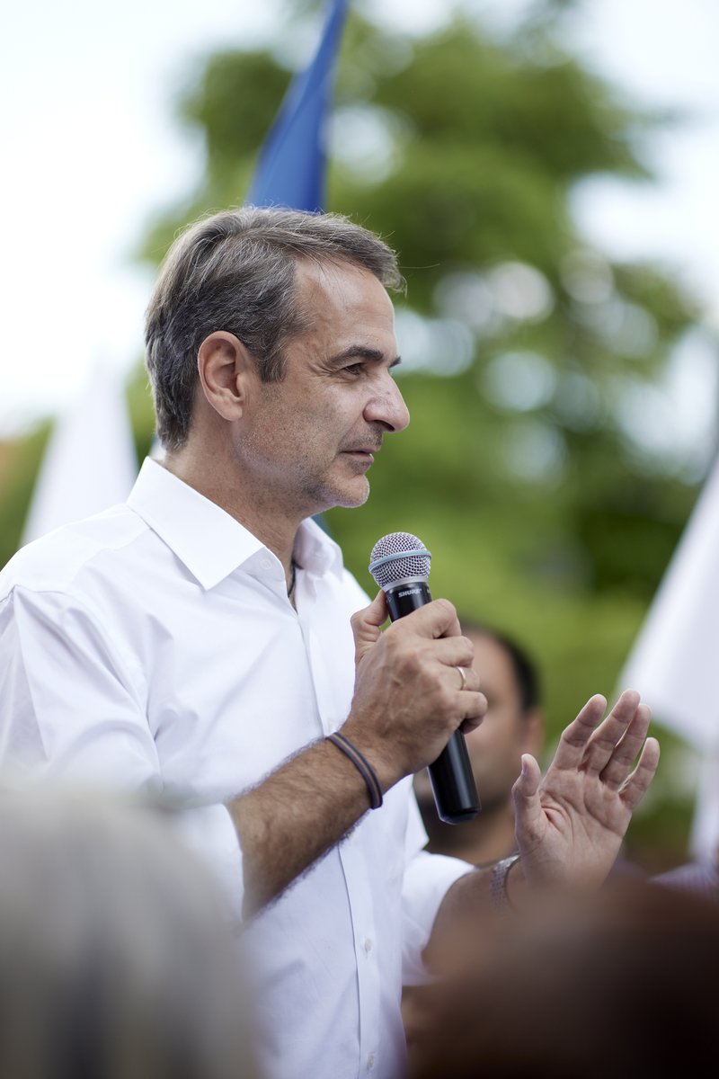 kmitsotakis's tweet photo. Στις 25 Ιουνίου ψηφίζουμε για το μέλλον που αξίζει στην πατρίδα μας. Ψηφίζουμε για υψηλότερους μισθούς, για την αναβάθμιση του ΕΣΥ, για ένα κοινωνικό κράτος που βρίσκεται δίπλα στους πιο αδύναμους συμπολίτες μας. Για μια Ελλάδα με λιγότερες ανισότητες. https://t.co/RBkMFmMqJW https://t.co/ObFh1rxk6a