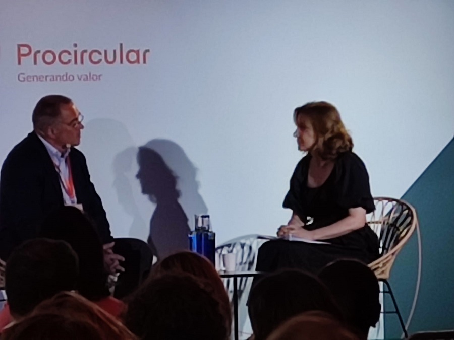 revistaide's tweet image. En el evento de #Procircular en Madrid, Arancha Bengoechea Bartolomé de Andersen entrevista al Dr. Fritz Flanderka de DG Reclay.

.

#revistaide #ide #rap #reciclado #envases
