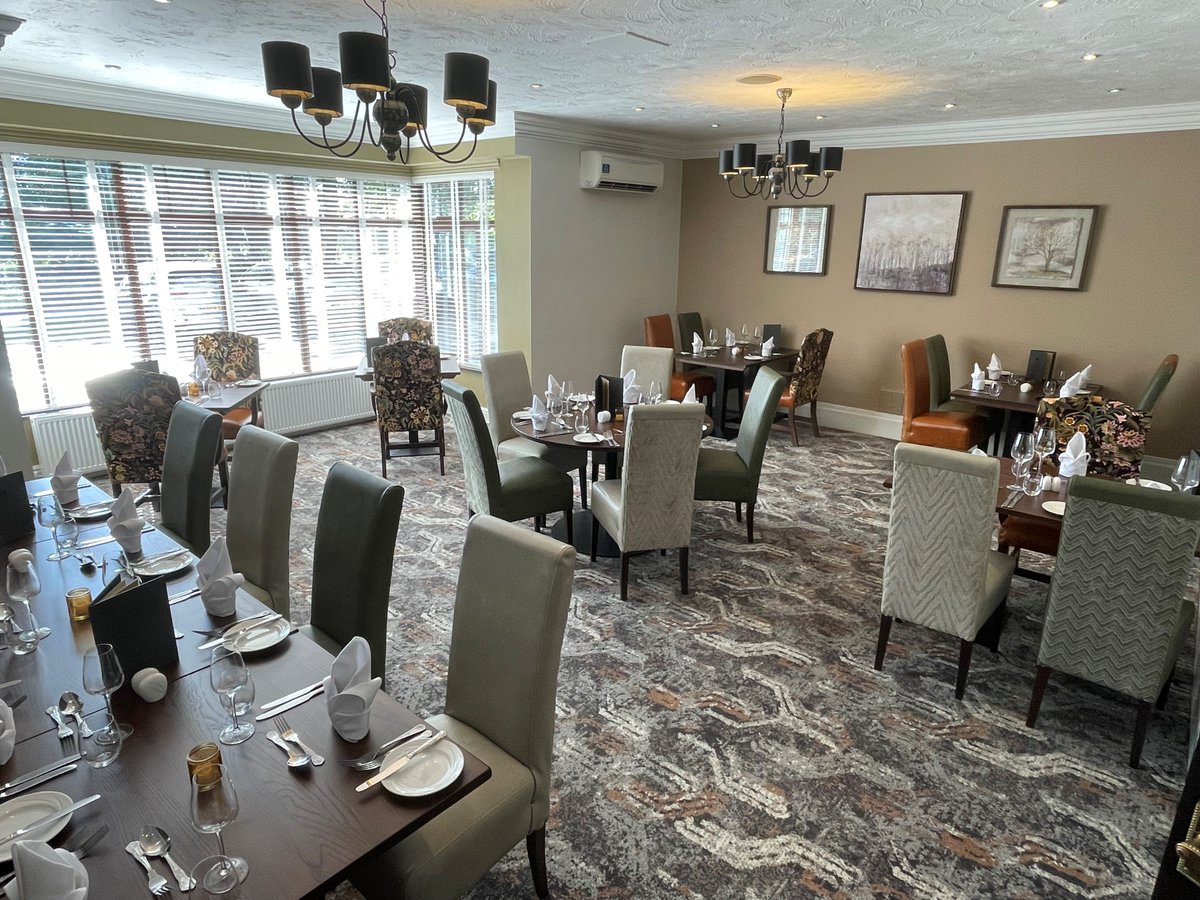 BWUllesthorpe's tweet photo. Our Court Restaurant has had a makeover and we’re so pleased with the result. Come and enjoy the new décor whilst sampling some of chef’s latest delights such as 8-hour Braised Featherblade of Beef or House Smoked BBQ Pork Ribs.  To book call 01455 209023 https://t.co/hDhm2A21oP