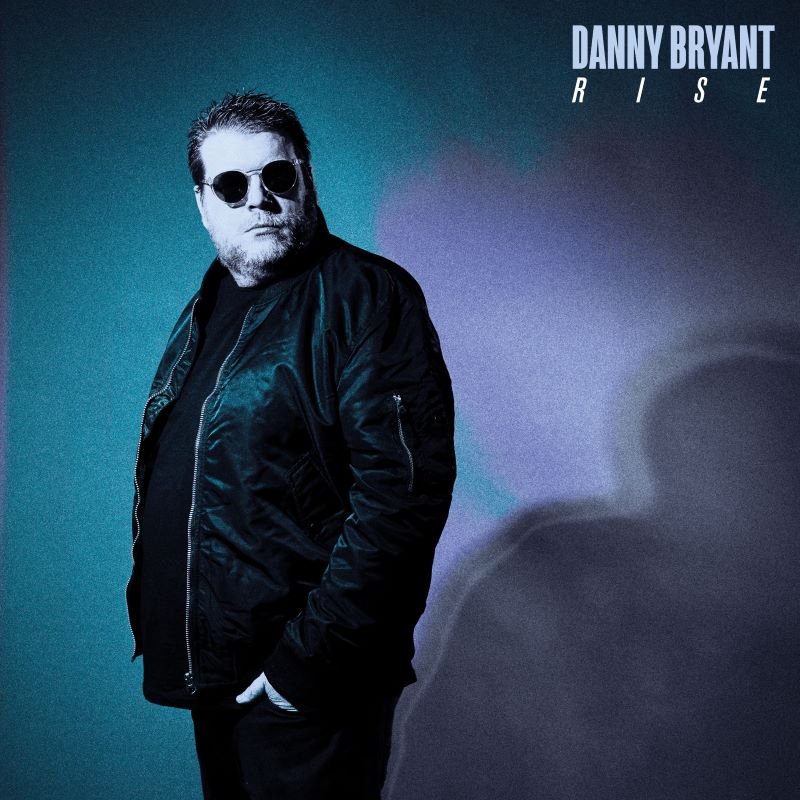 Single I Danny Bryant – Rise Op 29 september a.s. zal zijn nieuwe album ‘Rise’ verschijnen. bluestownmusic.nl/single-i-danny… @DannyBryant #jazzhausrecords