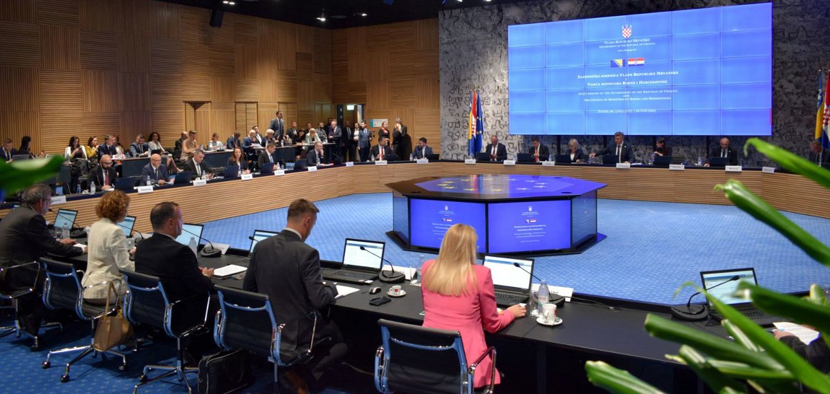 U tijeku je 3. zajednička sjednica <a href="/Vijeceministara/">Vijeće ministara BiH</a> i <a href="/VladaRH/">Vlada Republike Hrvatske</a>