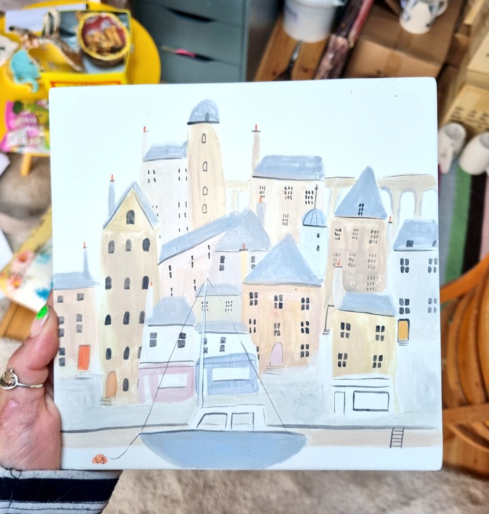 Look what my friend <a href="/LucyE_Salmon/">Lucy Salmon</a> painted on a big tile when she came to the studio yesterday. I can't wait to see it fired