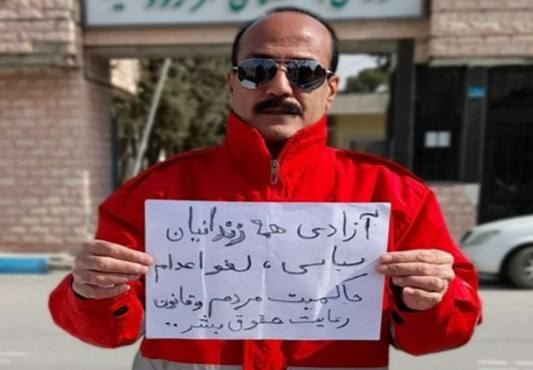 زرتشت احمدی راغب در زندان اوین دست به اعتصاب زد
#زرتشت_احمدی_راغب